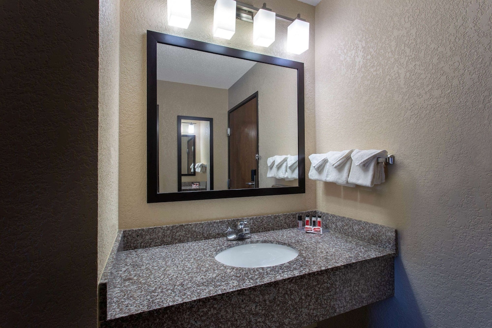 Ramada by Wyndham Glendale Heights/Lombard