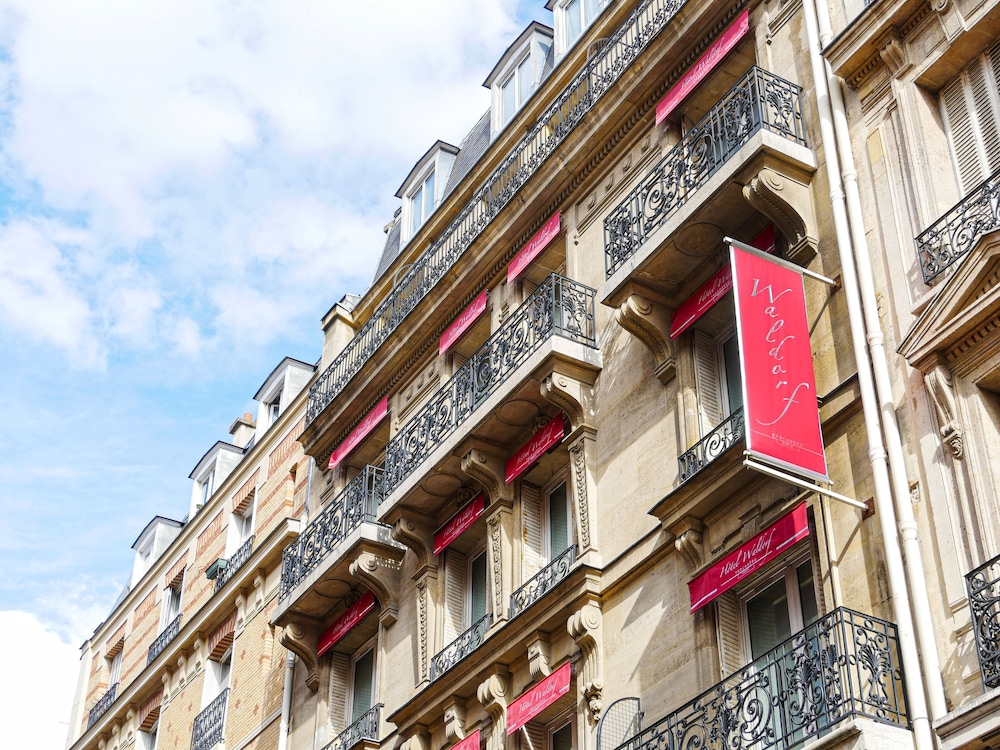 Front of property, Hôtel Waldorf Trocadéro Tour Eiffel