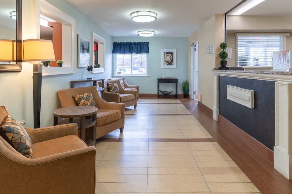 Lobby, Candlewood Suites Herndon, an IHG Hotel