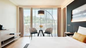 Minibar, in-room safe, desk, iron/ironing board