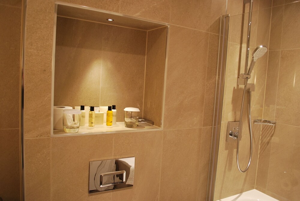 Bathroom, Ettington Park Hotel