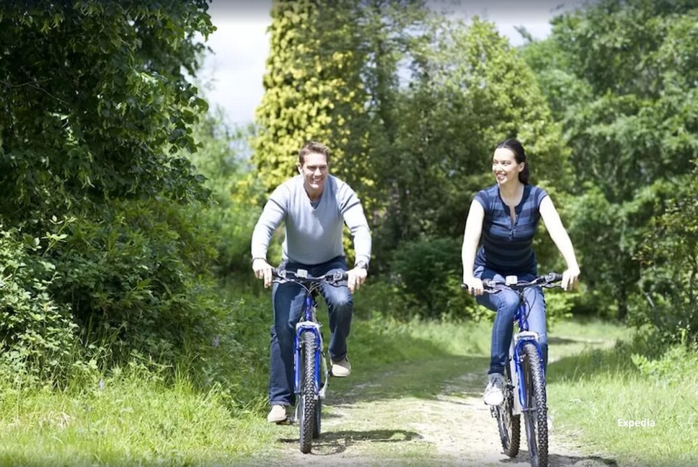 Bicycling, Ettington Park Hotel