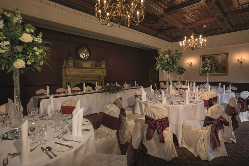 Indoor wedding, Ettington Park Hotel