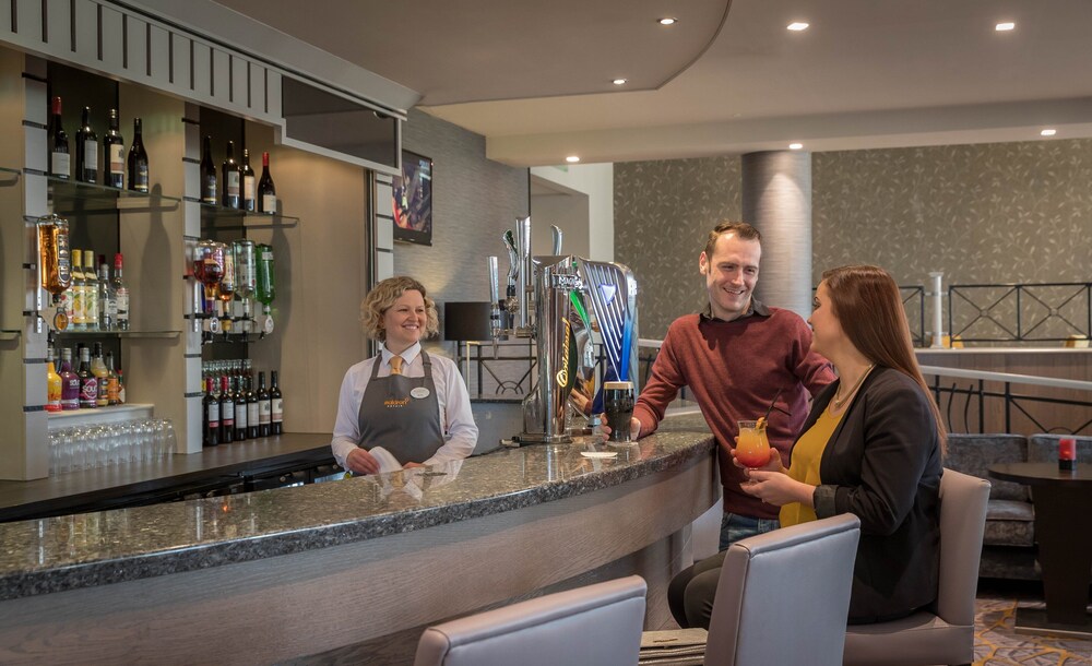 Bar (on property), Maldron Hotel Belfast International Airport