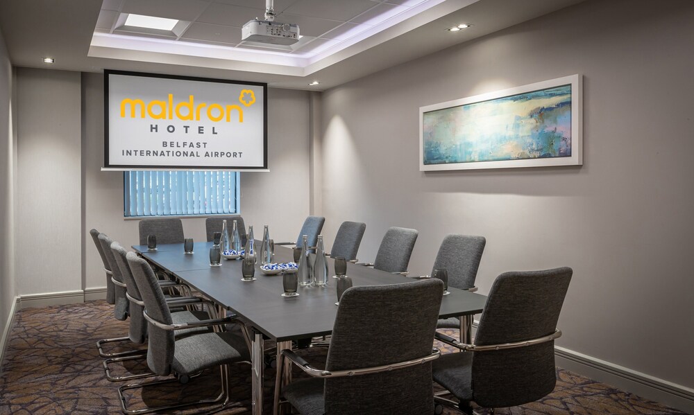 Business center, Maldron Hotel Belfast International Airport