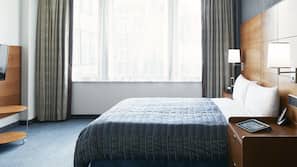 Premium bedding, in-room safe, free WiFi