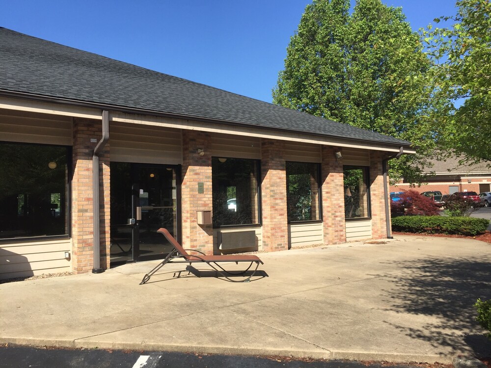 Terrace/patio, Quality Inn