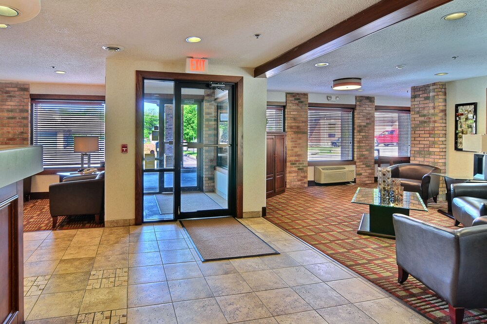 Interior entrance, Quality Inn