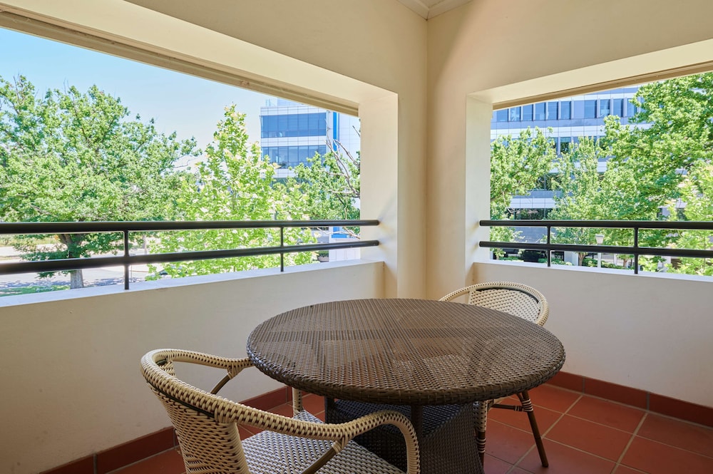 Hotel Kurrajong Canberra