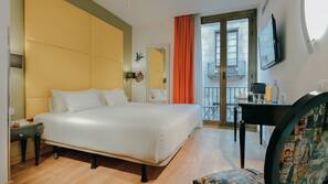 Premium bedding, in-room safe, desk, blackout curtains