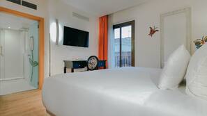 Premium bedding, in-room safe, desk, blackout curtains