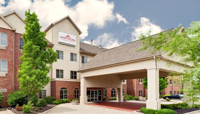 Hawthorn Suites By Wyndham Bloomington In Bloomington Il Expedia