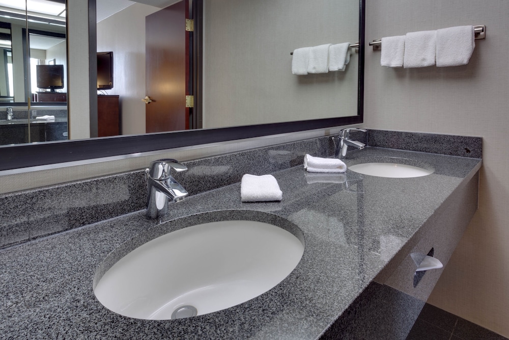 Drury Inn & Suites Kansas City Overland Park