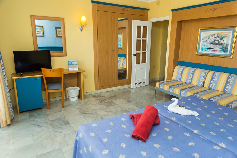 Roc Costa Park Family Room Roc Costa Park Family Room