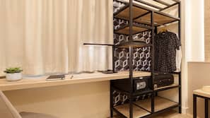 In-room safe, free WiFi, linens, wheelchair access
