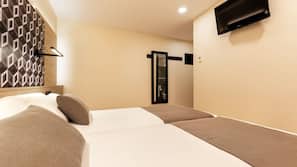 In-room safe, free WiFi, linens, wheelchair access