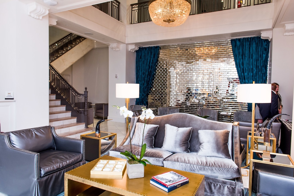 Lobby sitting area, Redmont Hotel Birmingham, Curio Collection by Hilton