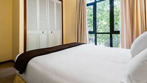 Minibar, caja fuerte, cunas o camas infantiles gratuitas y wifi gratis