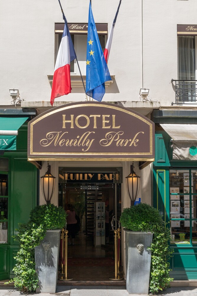 Front of property, Neuilly Park Hotel