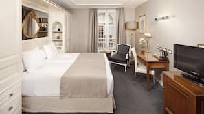 Minibar, in-room safe, desk, soundproofing