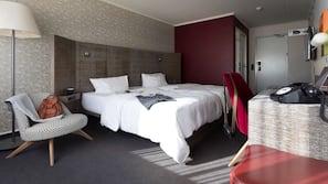 1 Schlafzimmer, hochwertige Bettwaren, Zimmersafe, Schreibtisch