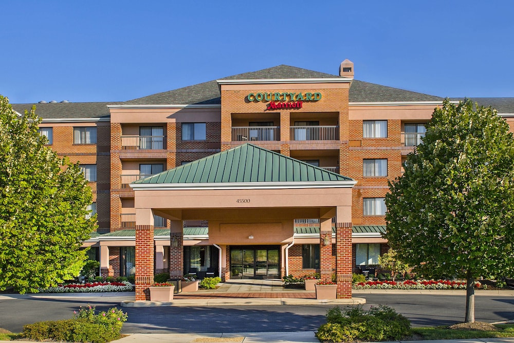 Courtyard by Marriott Dulles Town Center