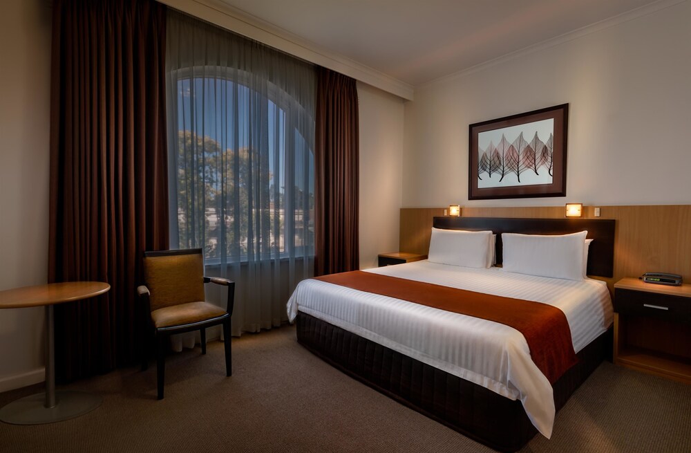 Best Western Plus Travel Inn Hotel