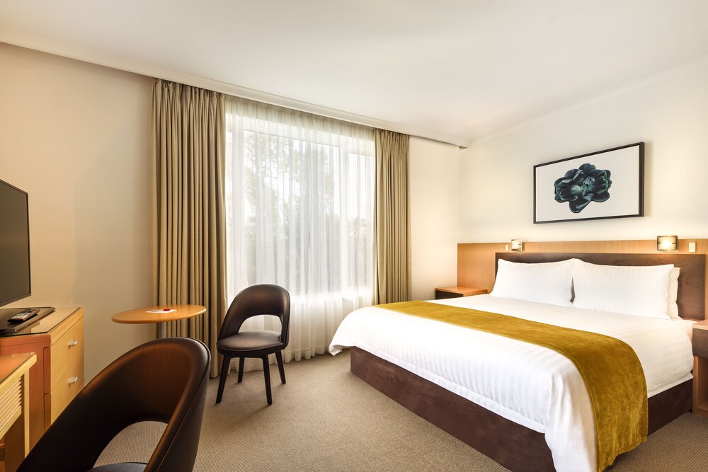 Best Western Plus Travel Inn Hotel