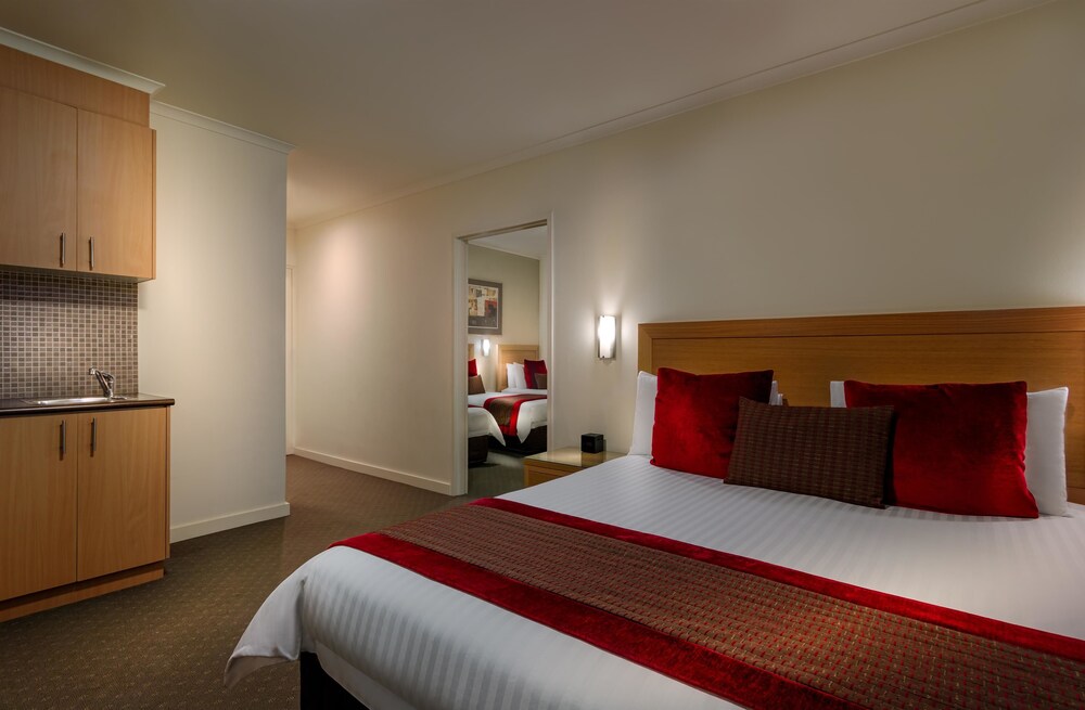 Best Western Plus Travel Inn Hotel