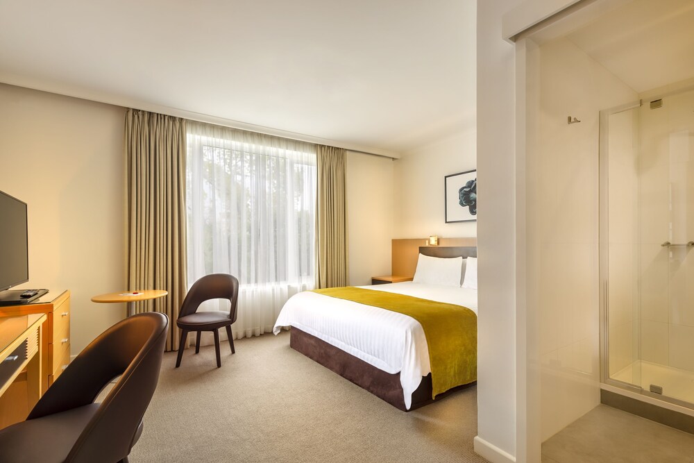 Best Western Plus Travel Inn Hotel