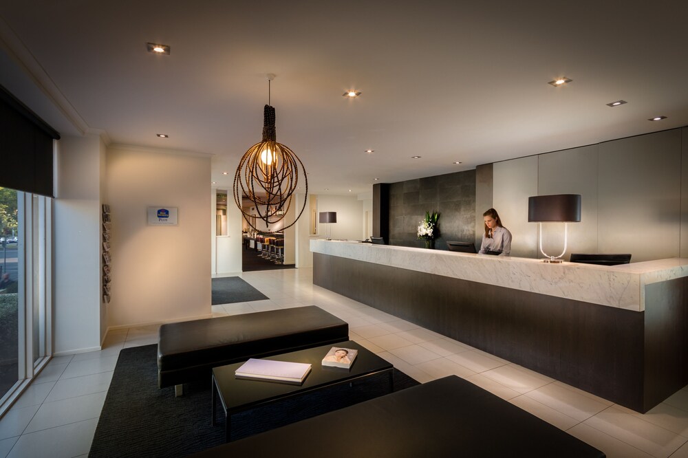 Best Western Plus Travel Inn Hotel