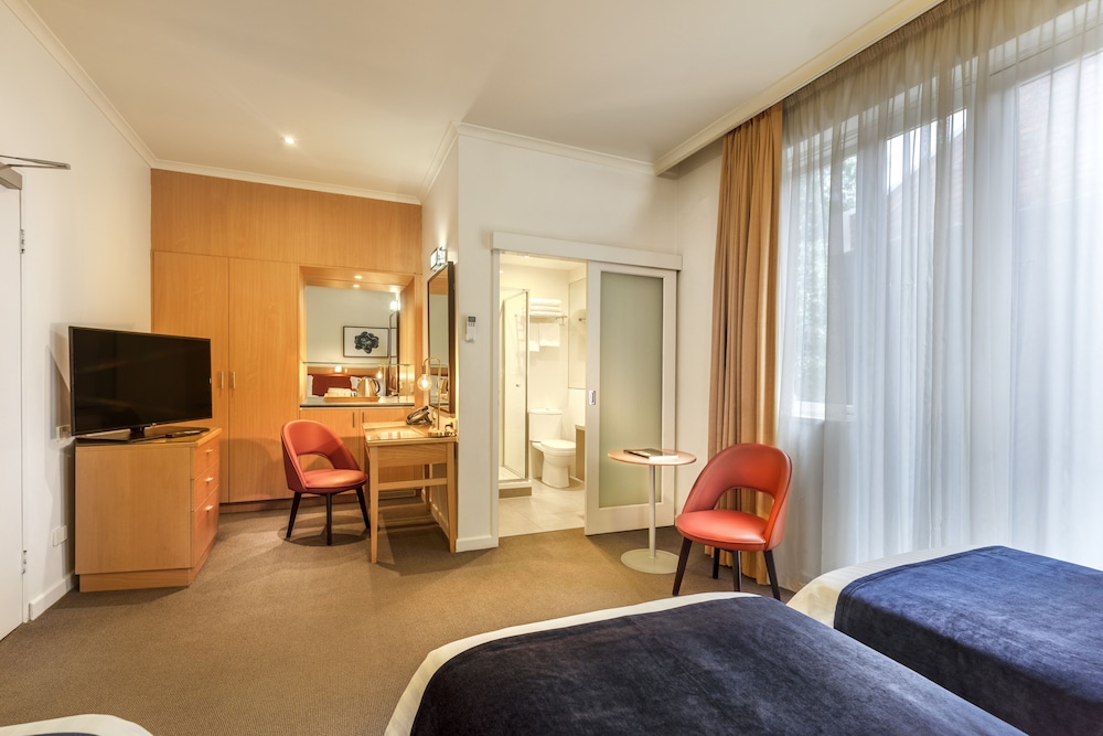 Best Western Plus Travel Inn Hotel