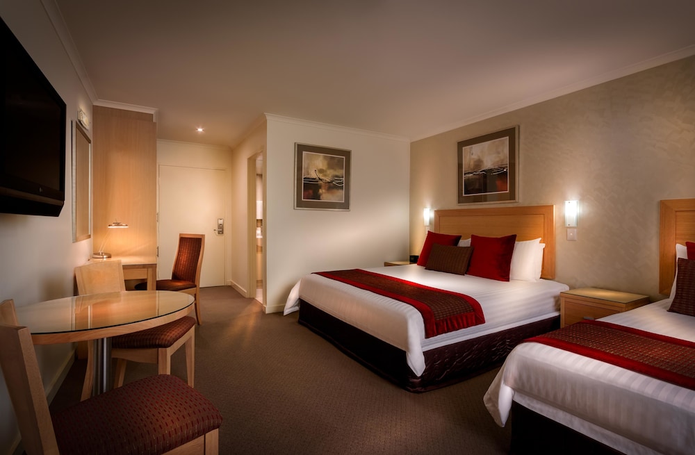 Best Western Plus Travel Inn Hotel
