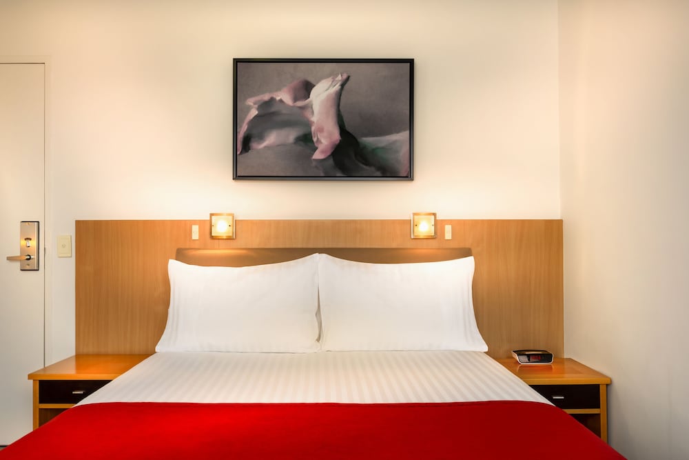 Best Western Plus Travel Inn Hotel