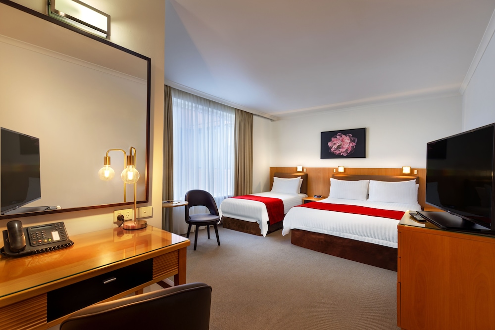 Best Western Plus Travel Inn Hotel