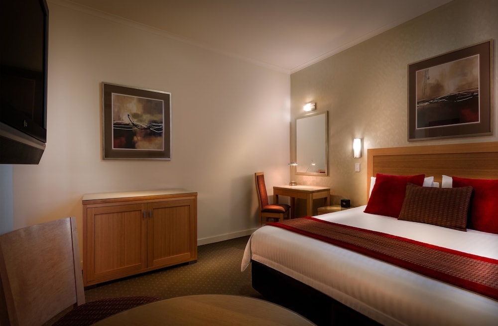Best Western Plus Travel Inn Hotel