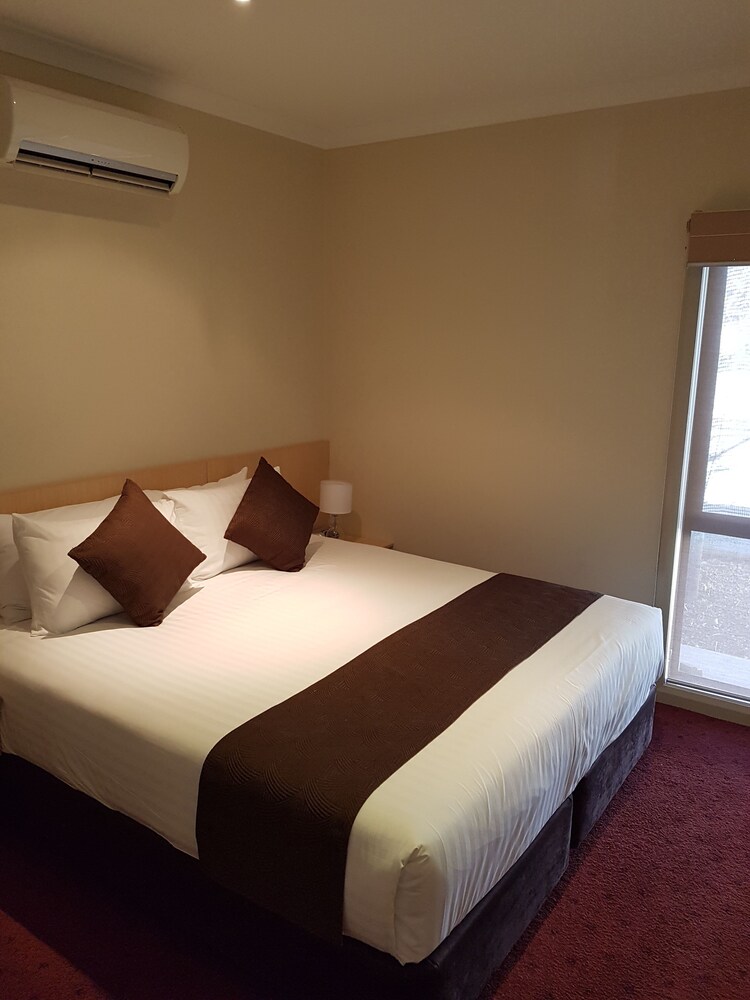 Best Western Chaffey International Motor Inn