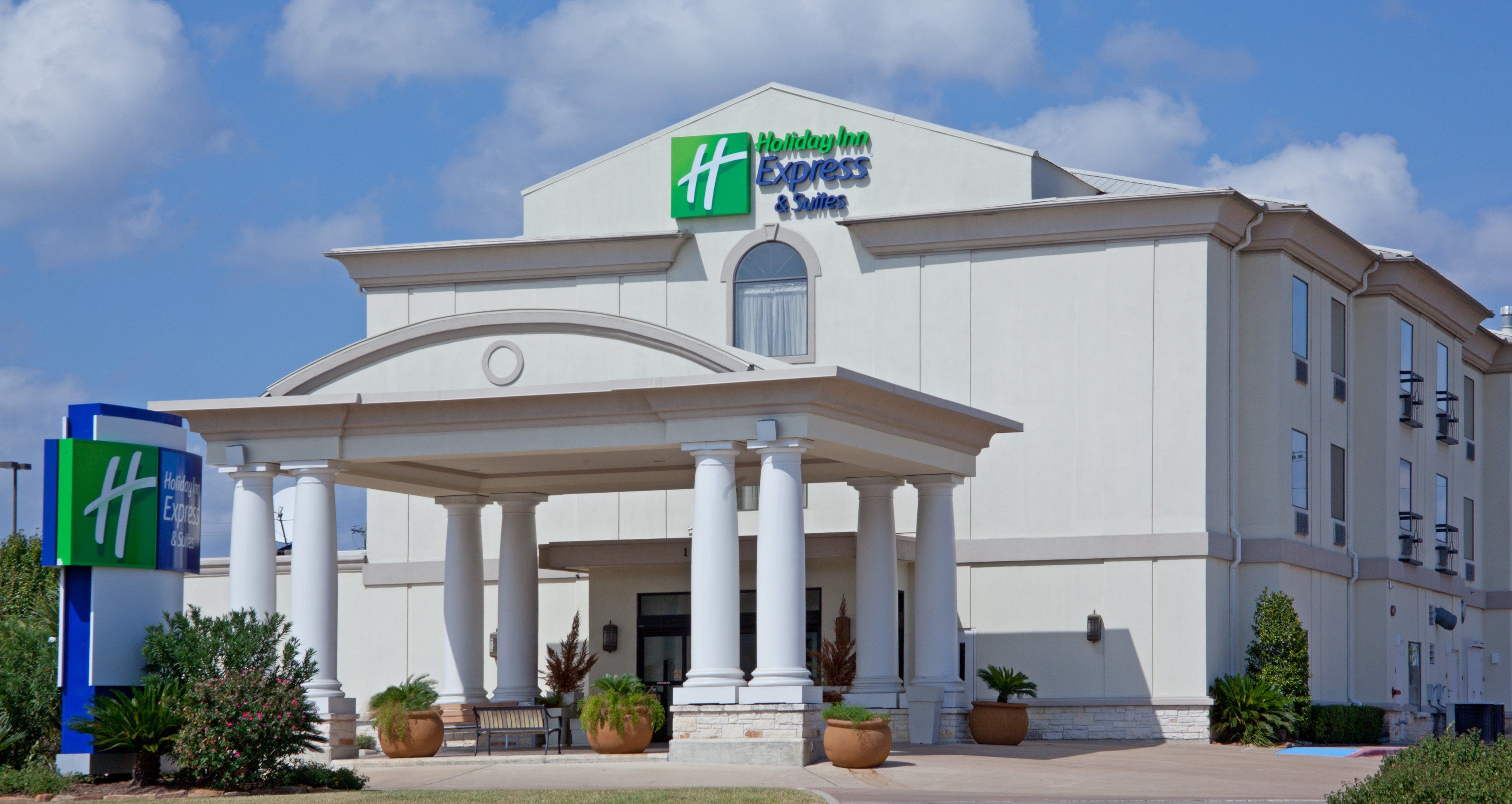 Holiday Inn Express Hotel & Suites College Station in College Station, United States