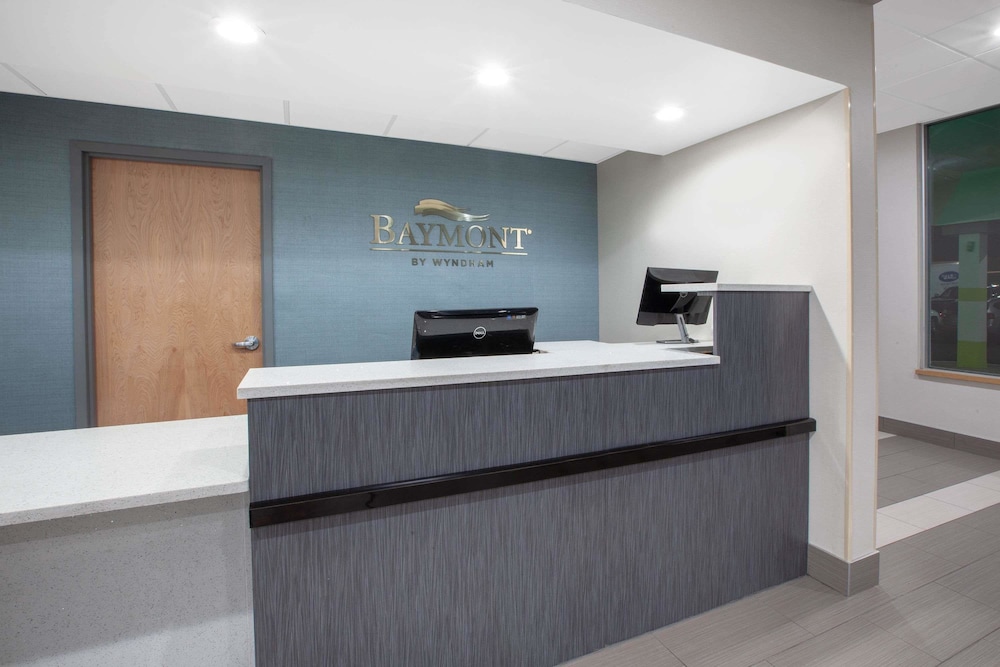 Reception, Baymont Inn & Suites Grand Rapids Near Downtown