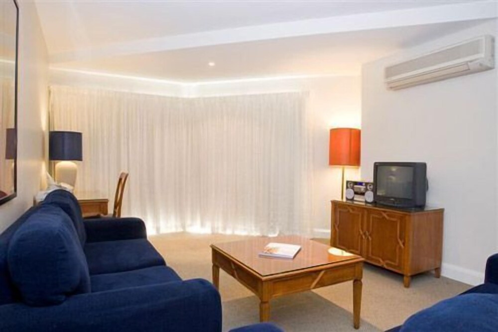 Bentley Suites