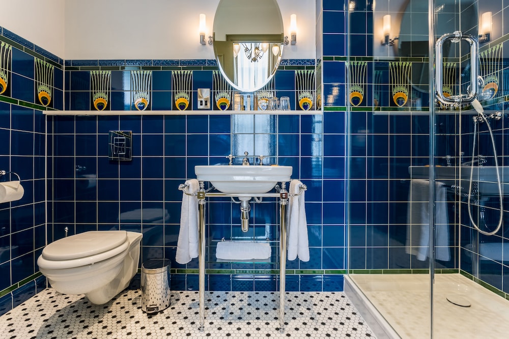 Bathroom, Elmbank Hotel & Lodge