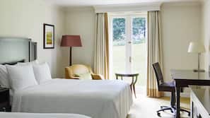 Premium bedding, pillow top beds, in-room safe, desk