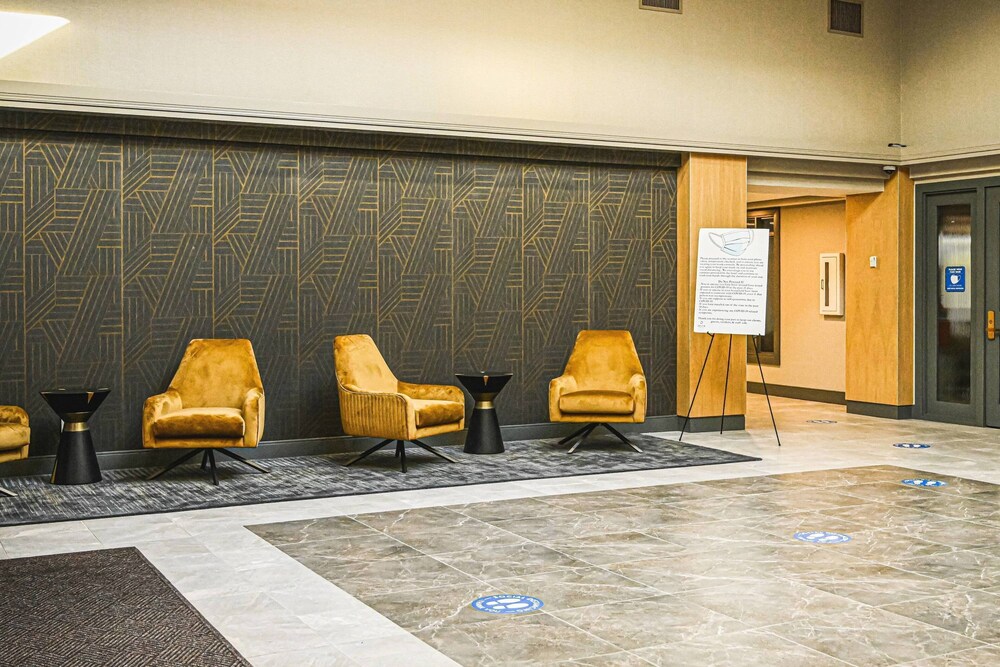 Lobby, Delta Hotels by Marriott Cincinnati Sharonville