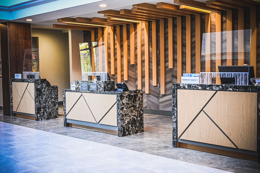 Delta Hotels by Marriott Cincinnati Sharonville