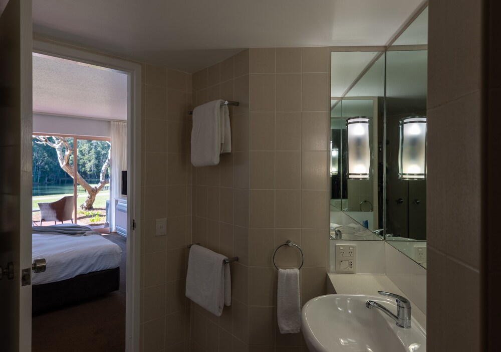 Pacific Bay Resort