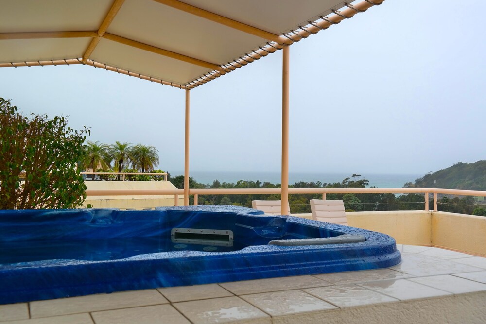 Pacific Bay Resort