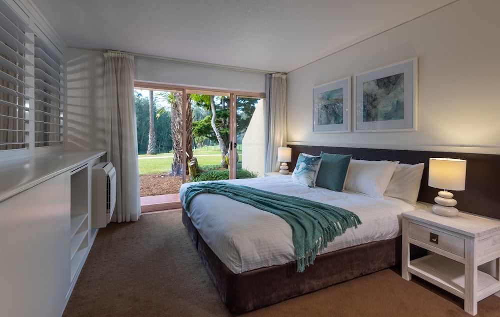Pacific Bay Resort