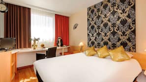 In-room safe, desk, soundproofing, iron/ironing board