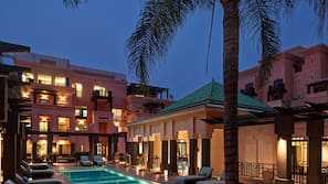 5 piscinas al aire libre, sombrillas, tumbonas