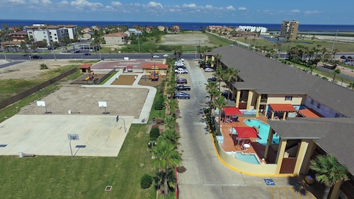 Hotels With Jacuzzi In Room South Padre Island Suites From Ramada By Wyndham Suites South Padre Island